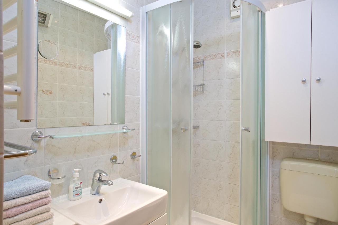 Apartments Vinka Jelsa  Ngoại thất bức ảnh
