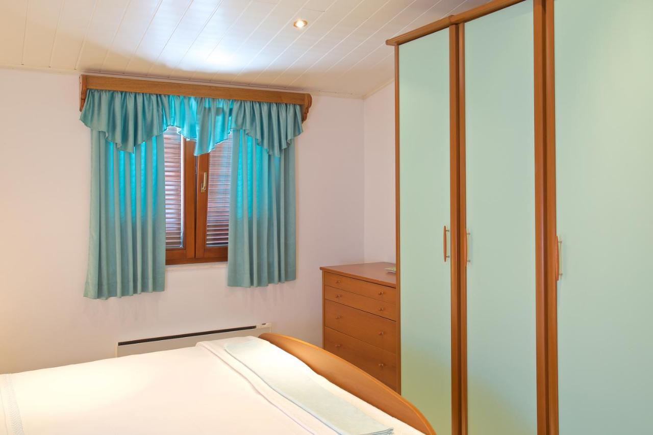 Apartments Vinka Jelsa  Ngoại thất bức ảnh