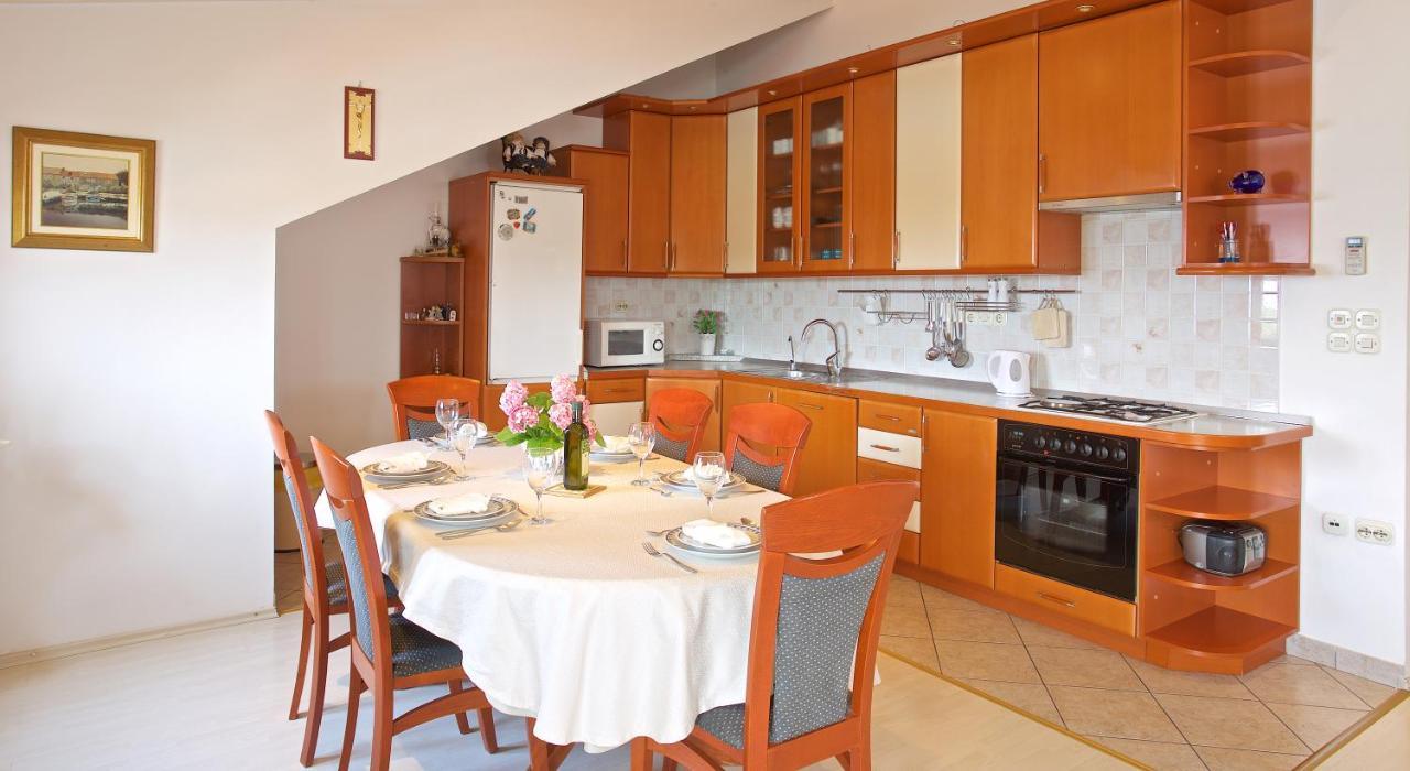 Apartments Vinka Jelsa  Ngoại thất bức ảnh