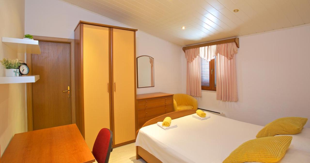 Apartments Vinka Jelsa  Ngoại thất bức ảnh