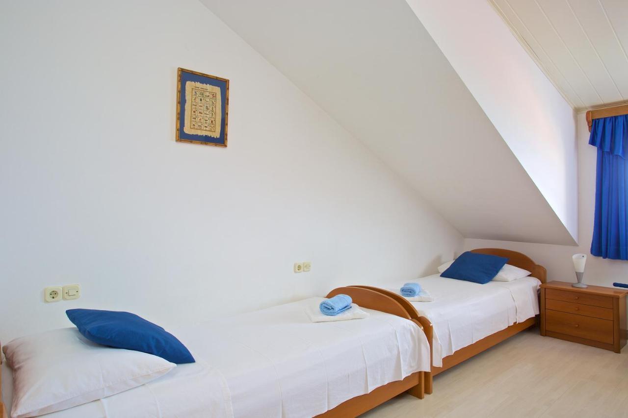 Apartments Vinka Jelsa  Ngoại thất bức ảnh