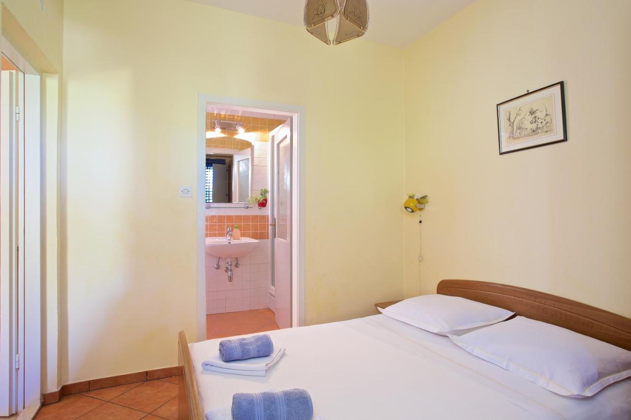 Apartments Vinka Jelsa  Ngoại thất bức ảnh