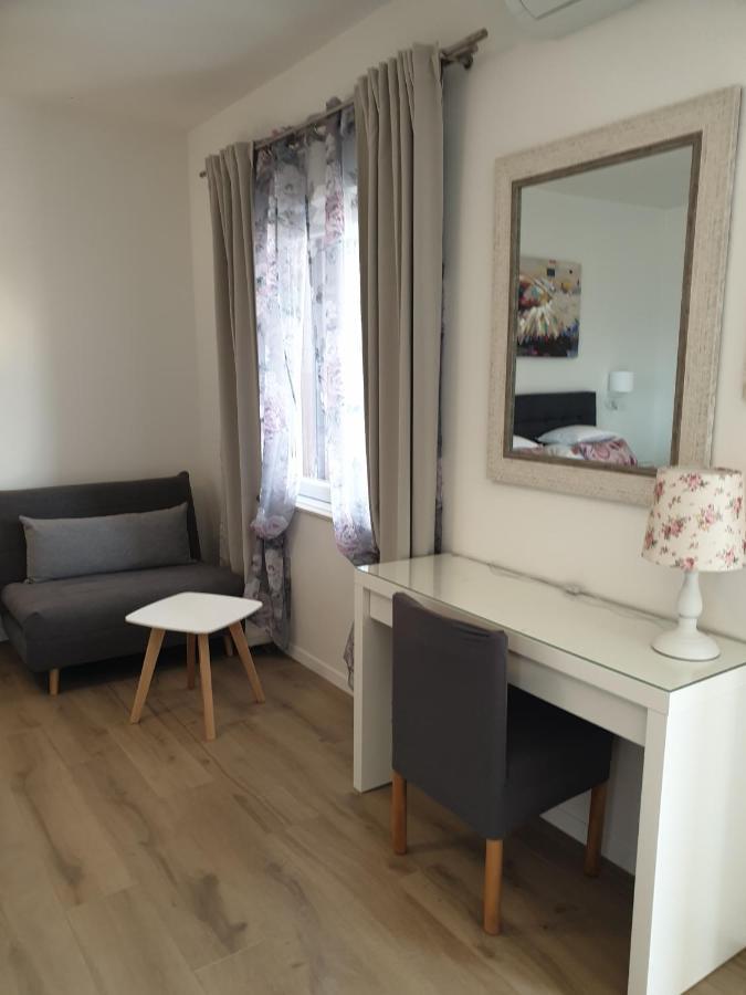 Apartments Vinka Jelsa  Ngoại thất bức ảnh